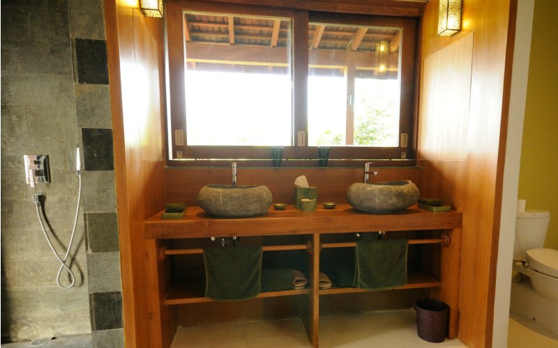 Bulung-Daya-int-deco-guest-bedroom_bathroom