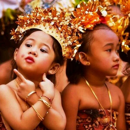 adorable Balinese kid dancers photo by @jabunami