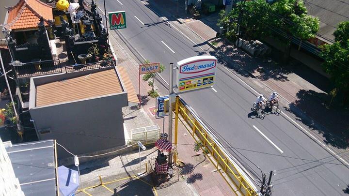 Pecalang patrol or the Balinese religious police roam around the streets photo by @zulhabri