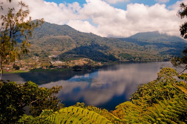 Lake_Tamblingan_Bali