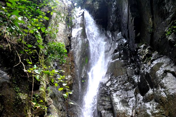 blahmantung waterfall_bali